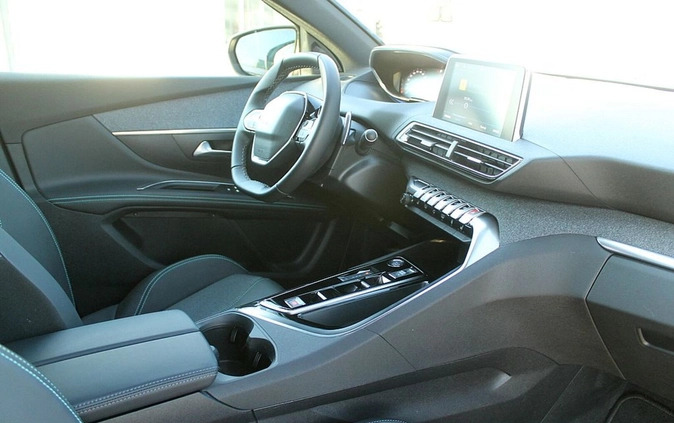 Peugeot 5008 cena 145990 przebieg: 11082, rok produkcji 2023 z Bobolice małe 704